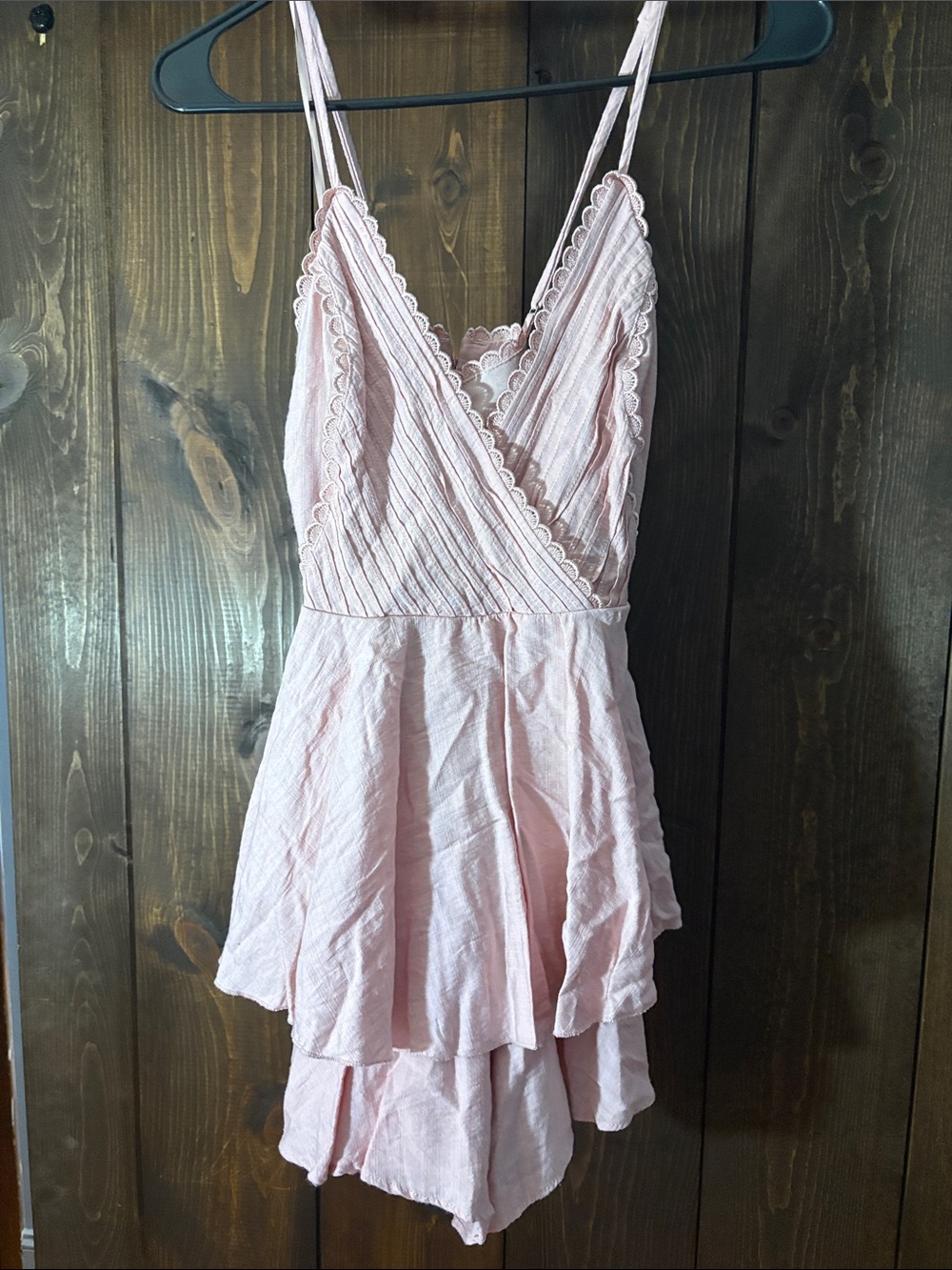 Mi Ami for Francesca’s Pink Ruffle Romper Size Small Lace Trim Strappy Boho